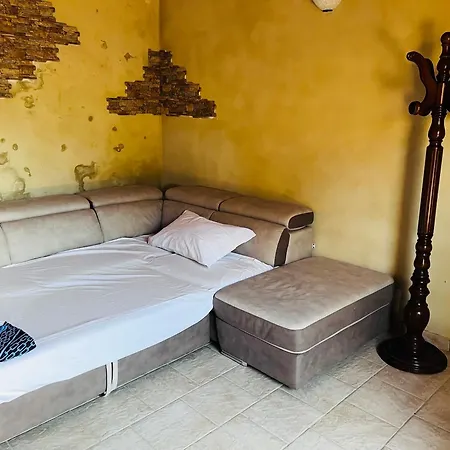 فندق مبيت وإفطار Lucky Garden 3*
